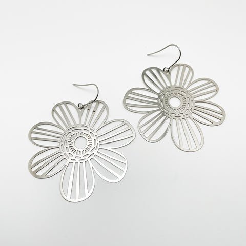 DENZ Big flowers in silver earrings