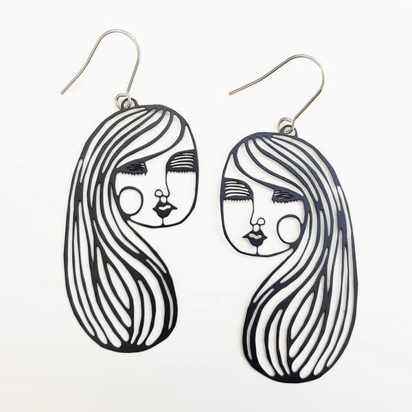 DENZ Jane dangles In black