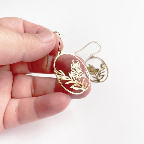DENZ Mini Grevillea dangles in gold
