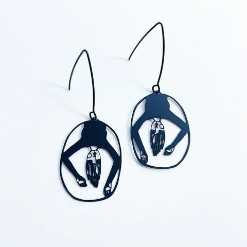DENZ Mini Peggy dangles in black