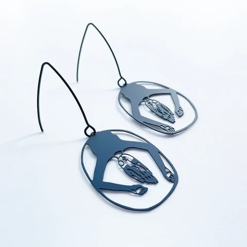DENZ Mini Peggy dangles in black