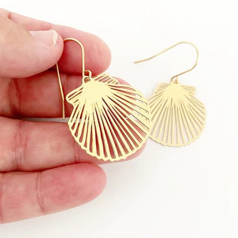 DENZ Mini Shell dangles in gold