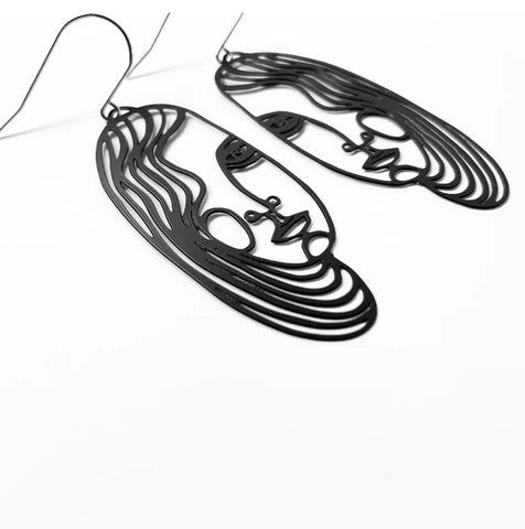 DENZ Talullah dangles in black
