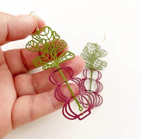 DENZ Vase with fiddle leaf fig - raspberry + avocado painted steel dangles