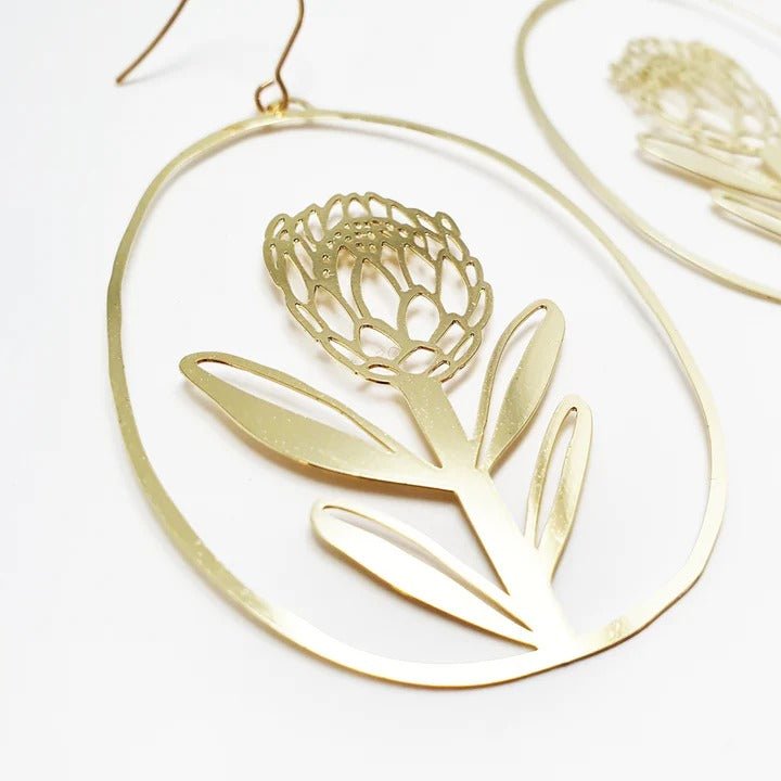 DENZ Proteas in gold, angled view