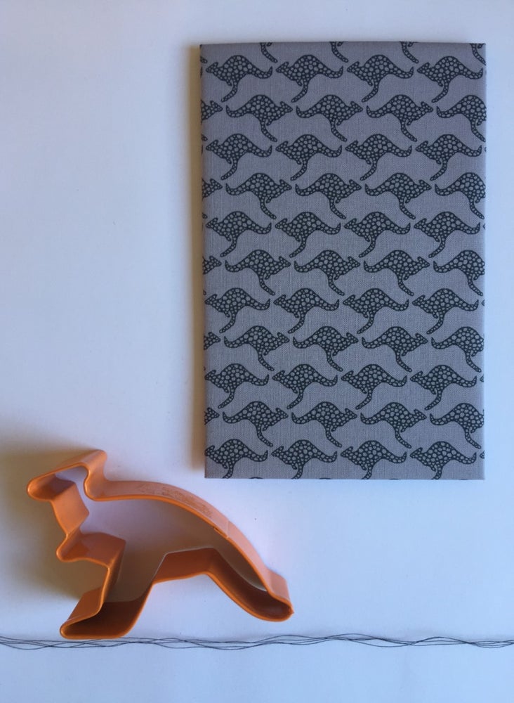 CHARCOAL KANGAROO HANKY