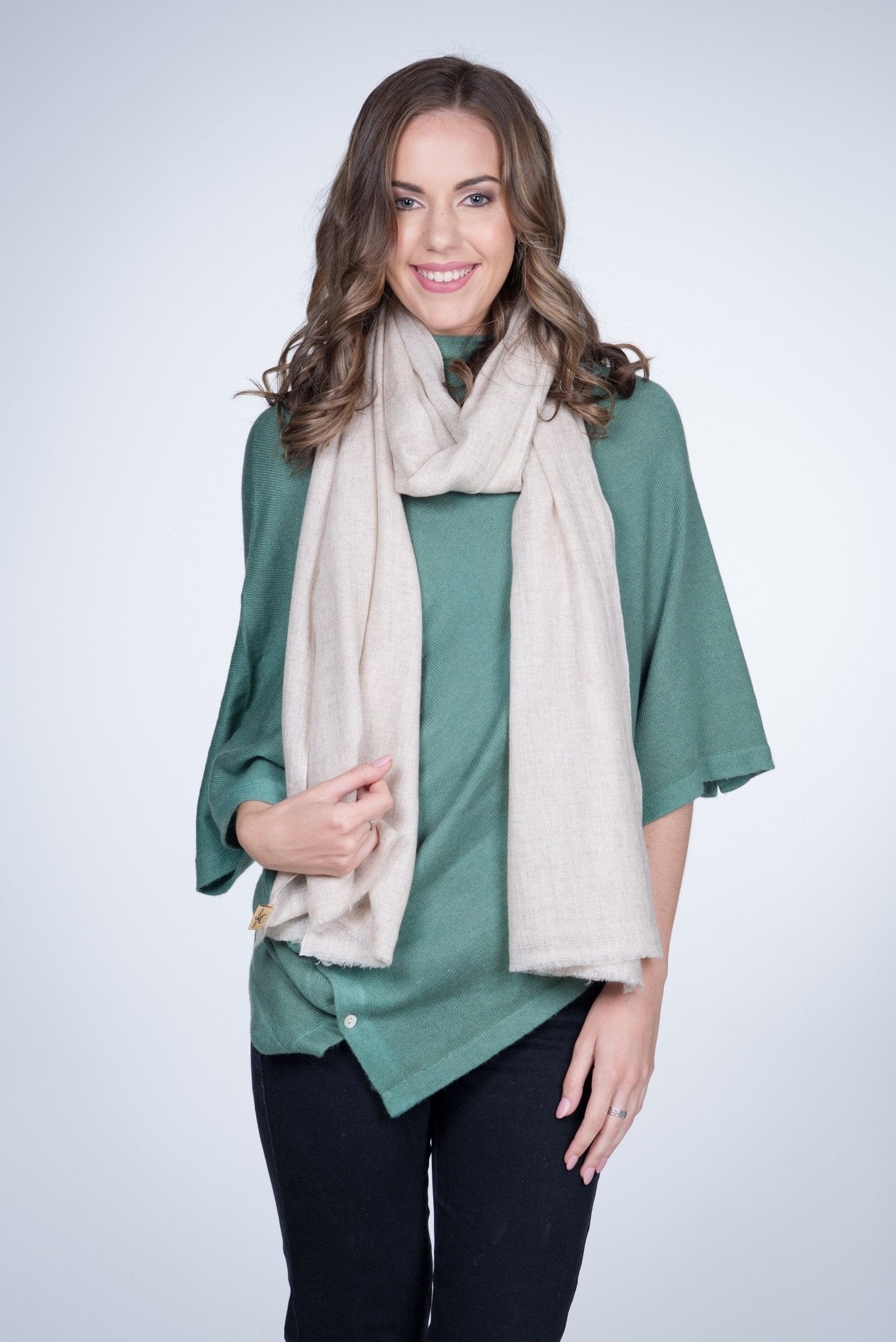Nine Yaks Natural Cashmere Shawl - Cream