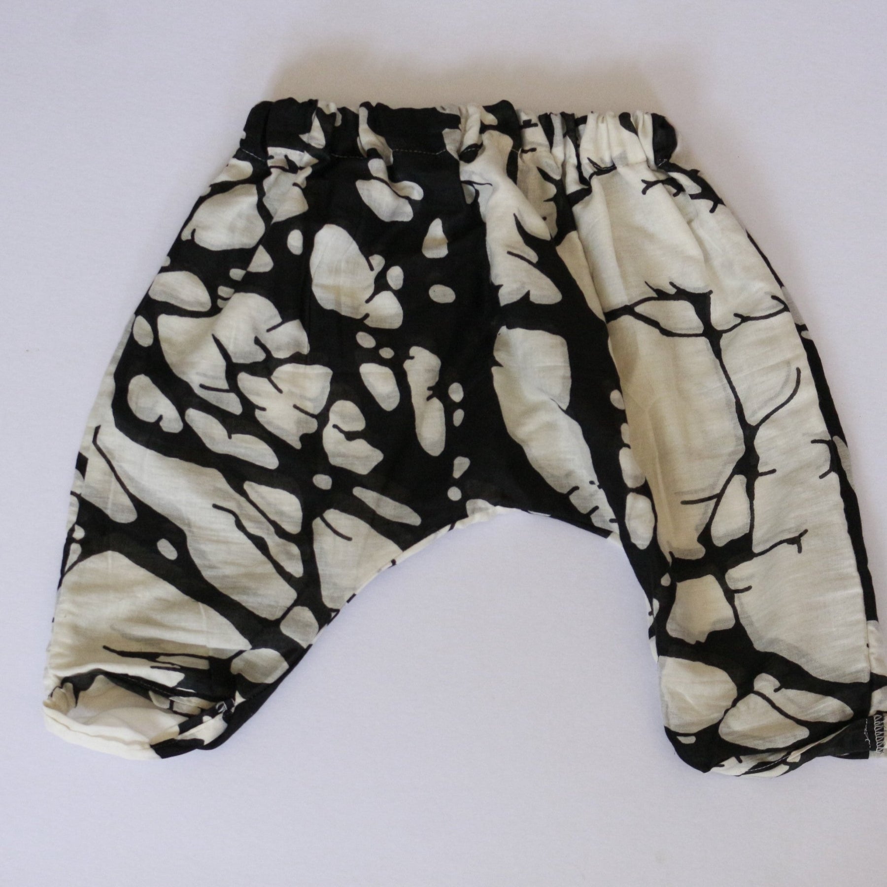 Nine Yaks unisex 3/4 fisherman pants for kids