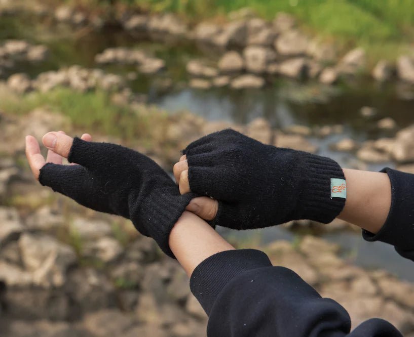 Otto and Spike - FAGINS - AUSTRALIAN LAMBSWOOL - FINGERLESS GLOVES