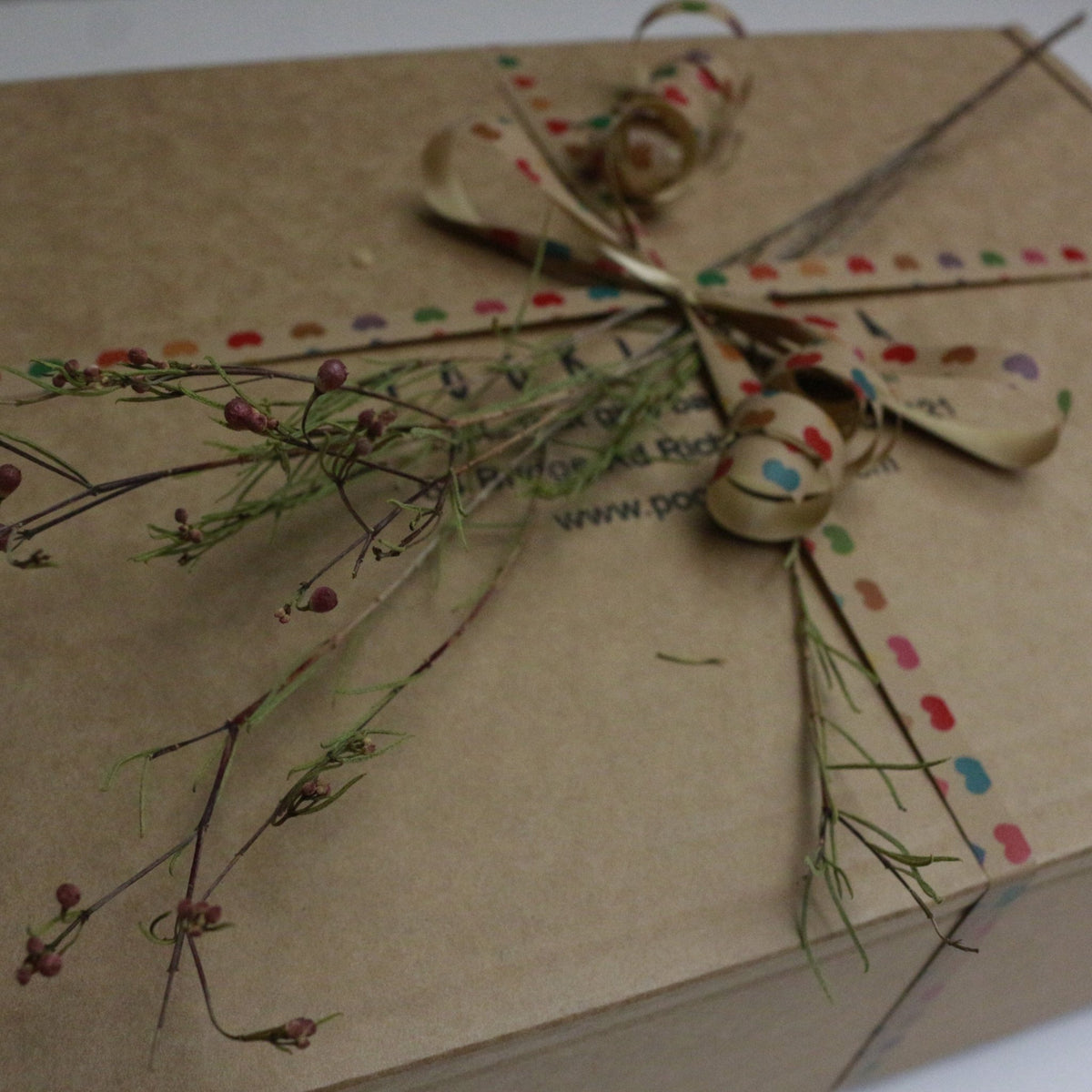 PookipoigaGift Box with Ribbon #same day gift delivery melbourne#