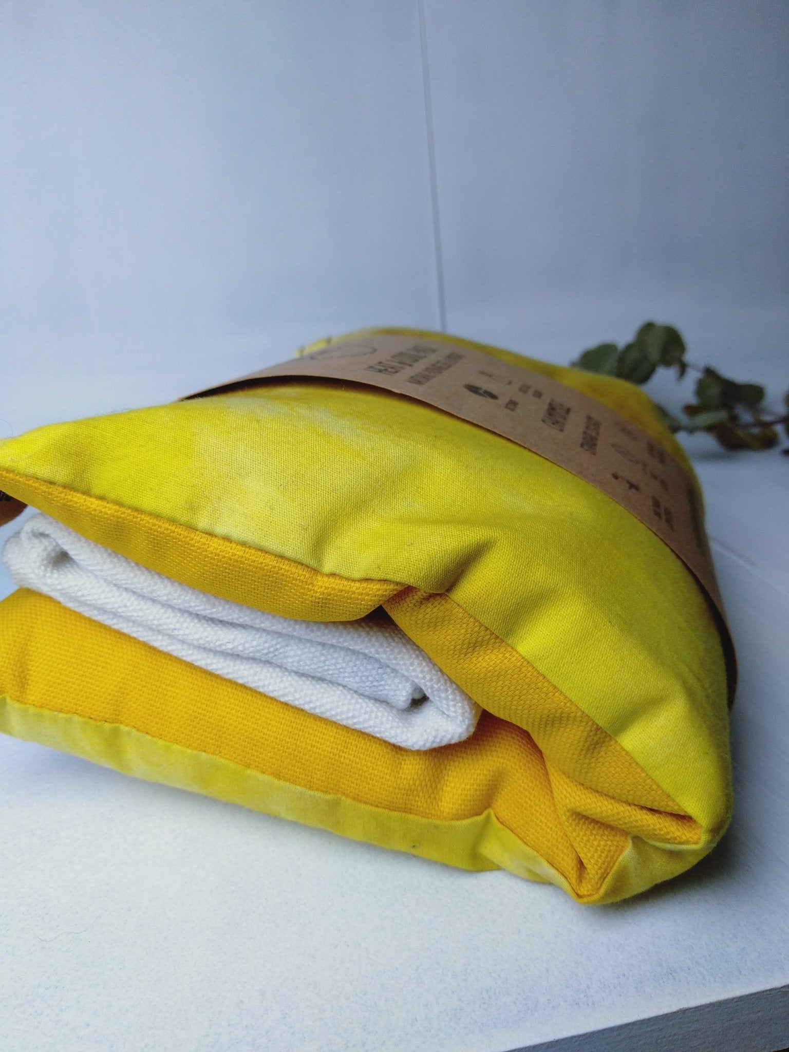 Sabine & Sparrow Namaskar Yellow Heat Pack