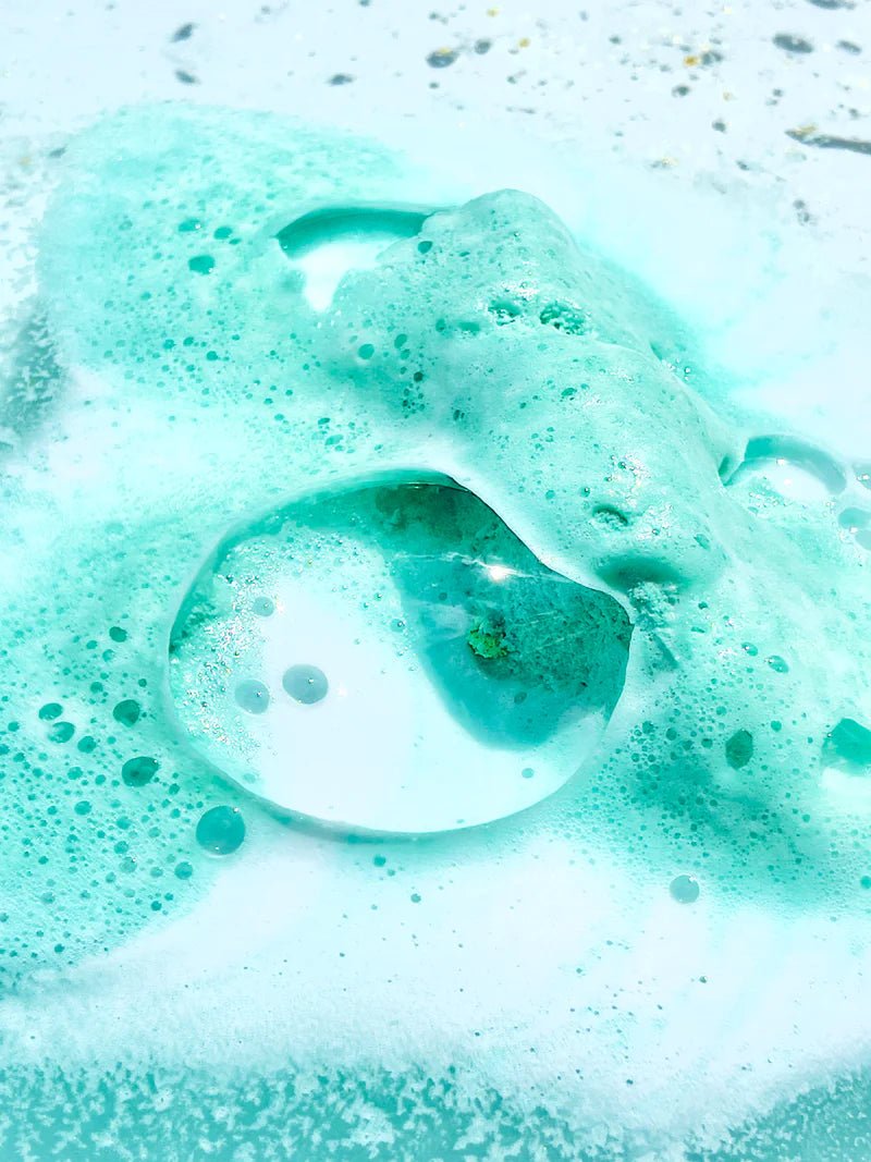 Summer Salt Body Aquamarine Bath Bomb | Lemongrass