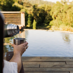 Seed & Sprout 900ml Insulated Stainless Steel Drink Flask Poolside Lifestyle Setting.