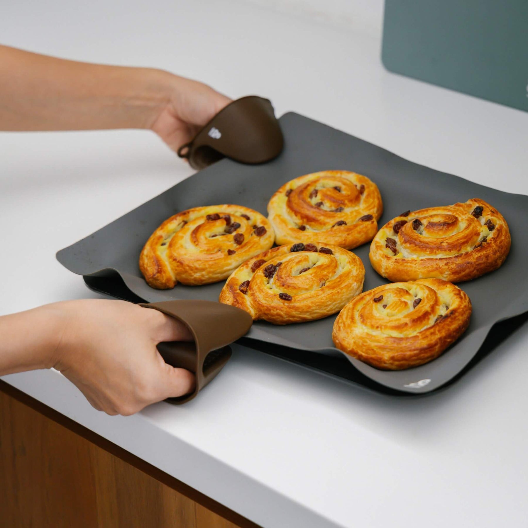 Seed & SproutSilicone Oven Mitt Set same day gift delivery melbourne