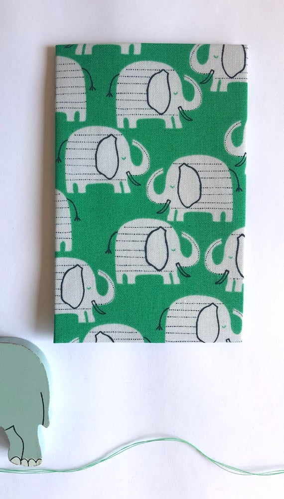 ELEPHANTS - Pookipoiga