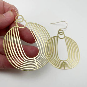 DENZ Basket dangles in gold