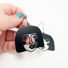DENZ Jessamy dangles in black