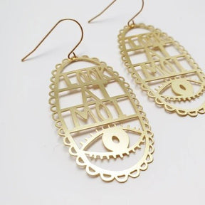 DENZ Look at moi dangles in gold