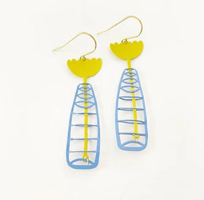 DENZ Vase with flower sky blue + butter yellow painted steel dangles