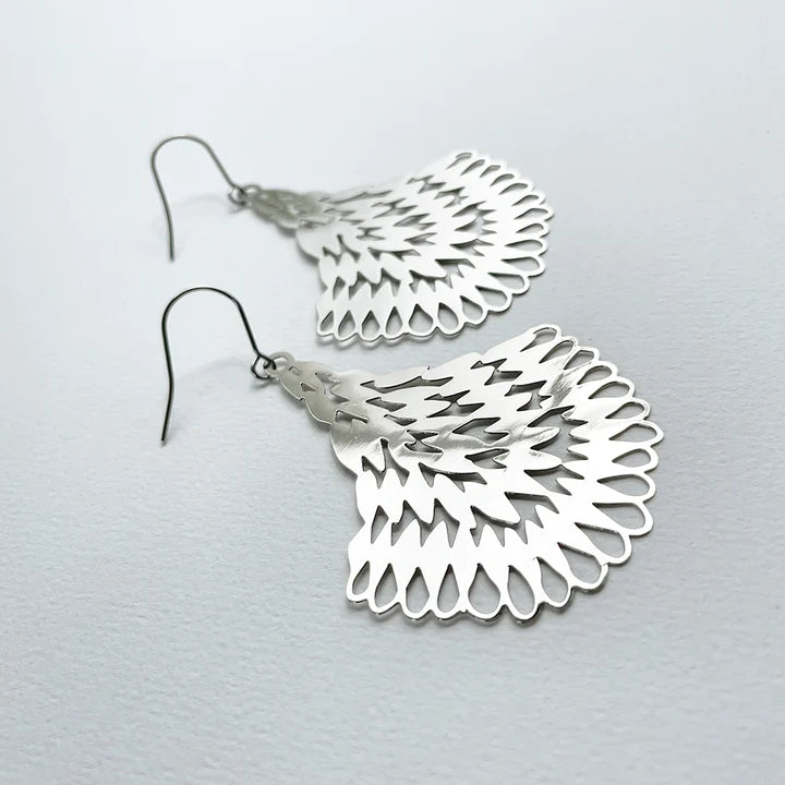 DENZ Essence dangles in silver, angled view