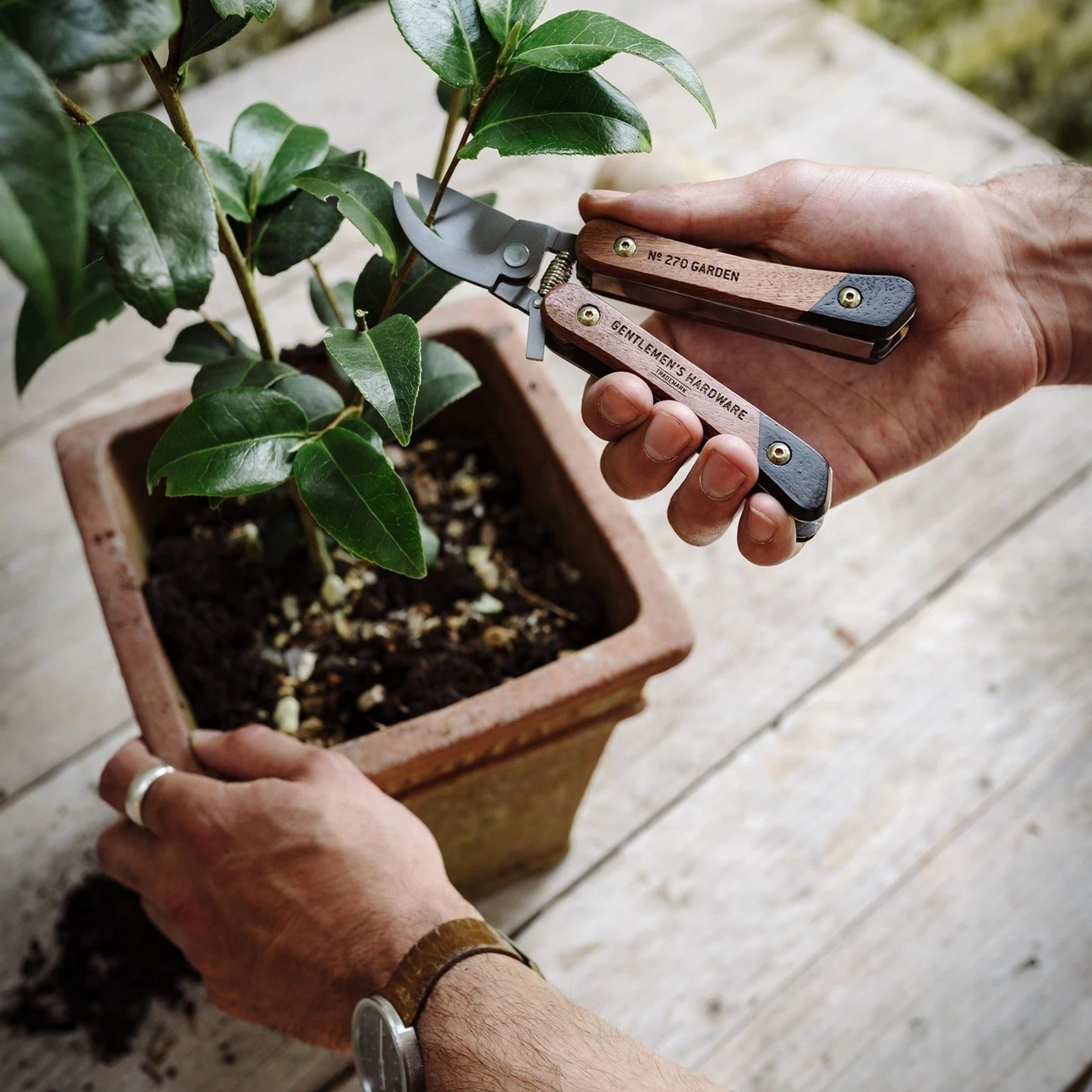 Gentlemen's Hardware Garden Multi-Tool